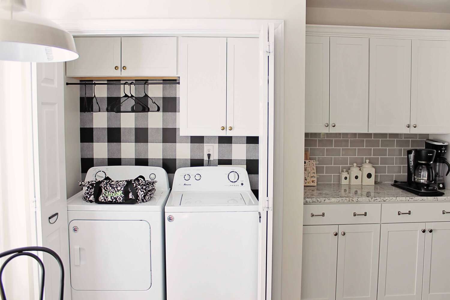 25 Trendy Small Laundry Room Ideas With a Excessive-Loading Washer