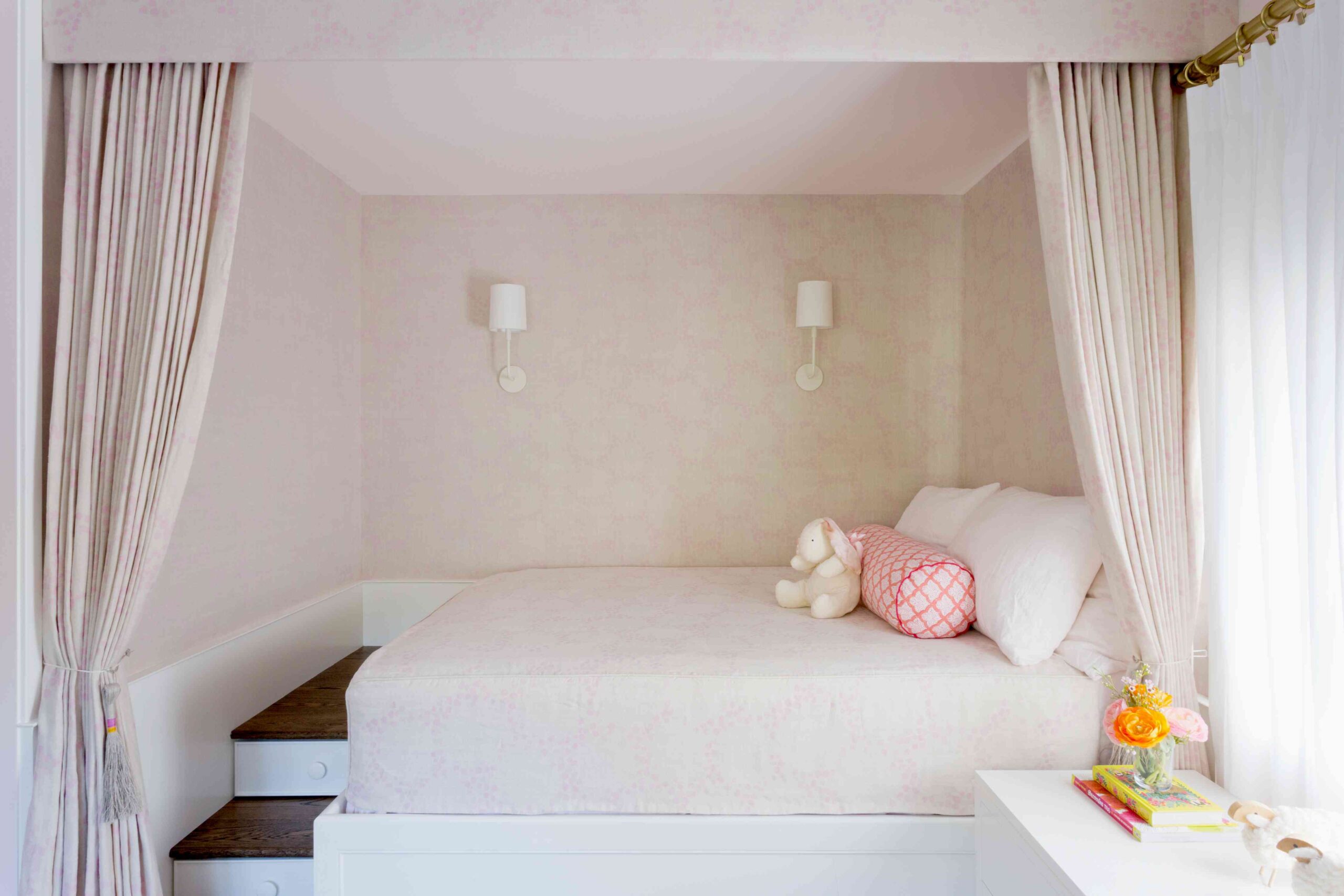 Learn to Design an Alcove Mattress Like an Inside Designer