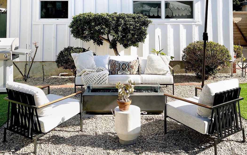 6 Easy Ideas Designers Use to Create a Luxurious Small Patio